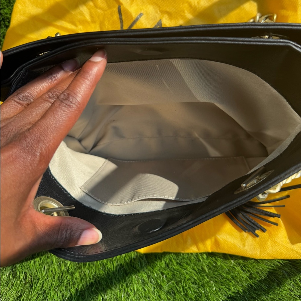 VALENTINO BY MARIO VALENTINO Kali Leather Shoulder Bag in Black - Picture 8 of 12